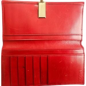 Gucci Vintage Red Leather Hand Clasp Wallet ....